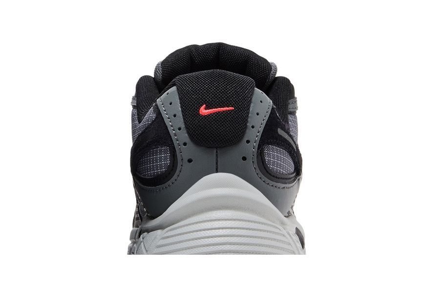 Кросівки чоловічі Nike V5 Rnr Se Grey (IM6769-068) IM6769-068 фото