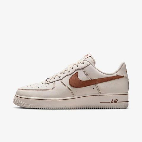 Кросівки чоловічі Nike Air Force 1 '07 LV8 'Ivory Saddle Brown' (HQ2037-101) HQ2037-101 фото