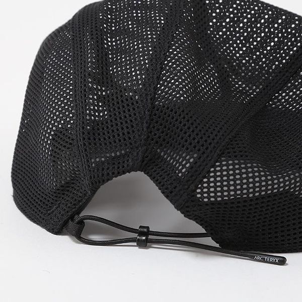 Кепка Arc'teryx Norvan Mesh 5 Panel Cap (X00001018102 Black & Arctic Silk) X00001018102 Black & Arctic Silk фото