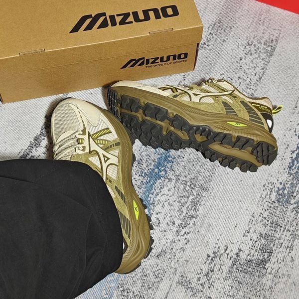Кроссовки мужские Mizuno Racer Trail Light Apricote/Mud Brown (D1GH223810) D1GH223810 фото